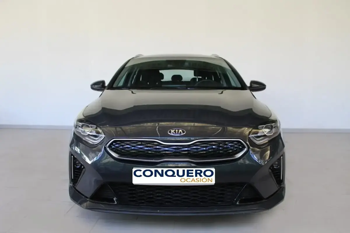 Usado Kia Ceed 141 CV (103 kW) 2021 Gris Utilitario