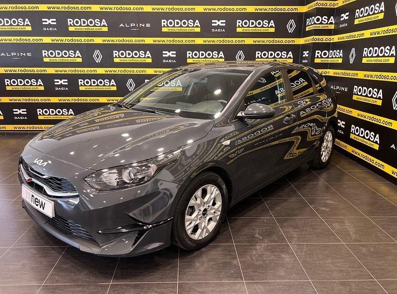 Gris Usado 2022 Kia Ceed Berlina | 16.950 € (Precio justo) - Imagen 1/4