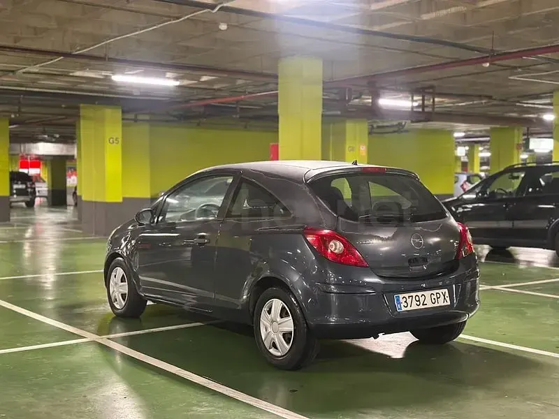 Usado Opel Corsa 80 CV (58 kW) 2009 Gris / plata Utilitario