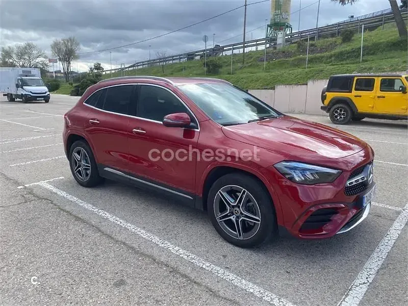 Usado Mercedes GLA250 218 CV (160 kW) 2024 Rojo SUV
