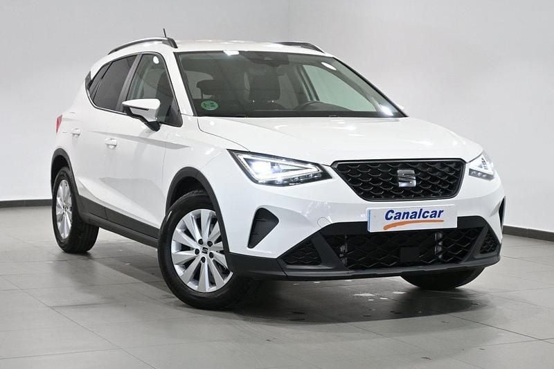 Usado Seat Arona Style 110 CV (80 kW) 2022 Blanco SUV