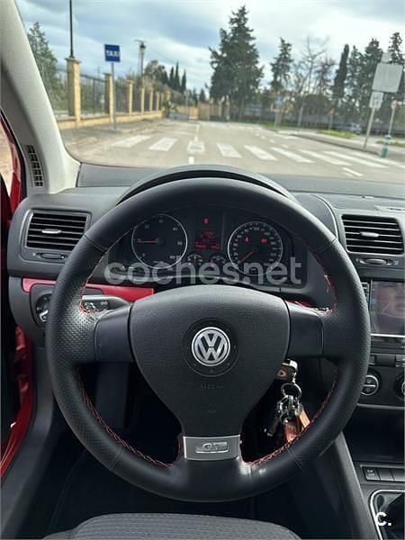 Usado VW Golf V GT 140 CV (102 kW) 2007 Rojo Berlina