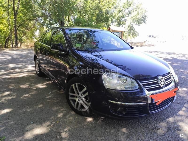 Negro Usado 2008 VW Jetta Advance Berlina | 6500 € - Imagen 1/4