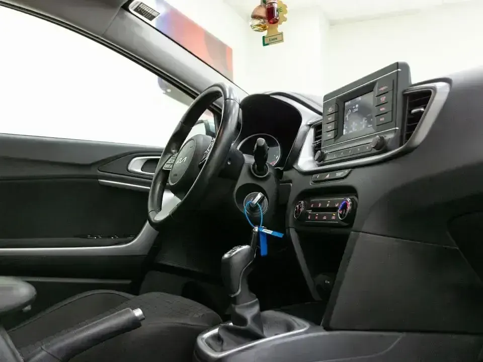 Usado Kia Ceed 100 CV (73 kW) 2022 Otro Utilitario