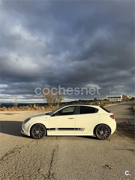 Usado Alfa Romeo Giulietta Quadrifoglio Verde 235 CV (172 kW) 2011 Blanco Utilitario