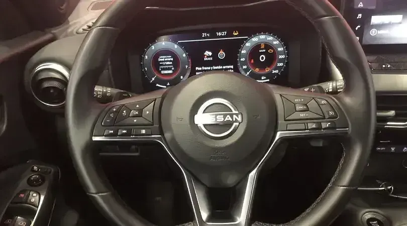 Usado Nissan Juke N-Connecta 114 CV (83 kW) 2025 Kori white metalizado techo fuji sunset SUV