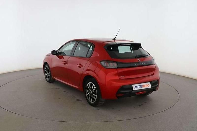 Usado Peugeot 208 Allure 102 CV (75 kW) 2019 Rojo Utilitario