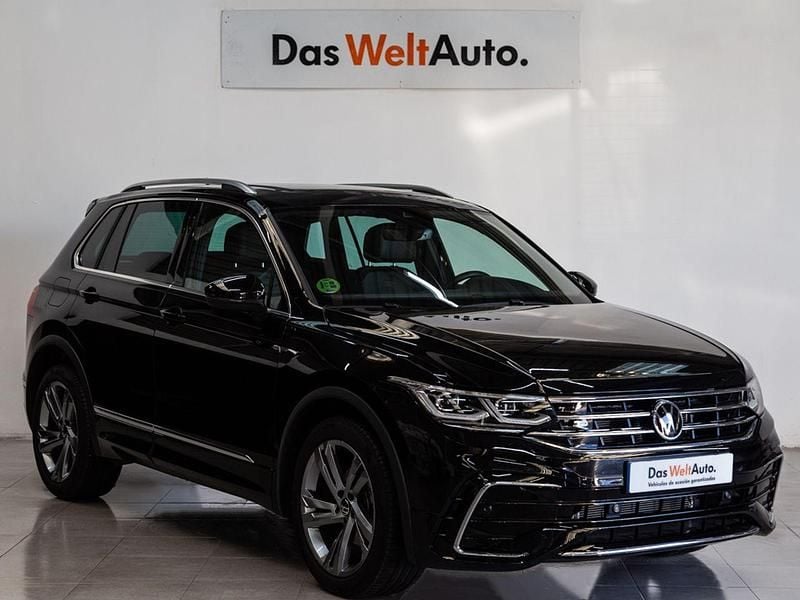 Negro Usado 2022 VW Tiguan R-line SUV | 39.490 € (Caro) - Imagen 1/4