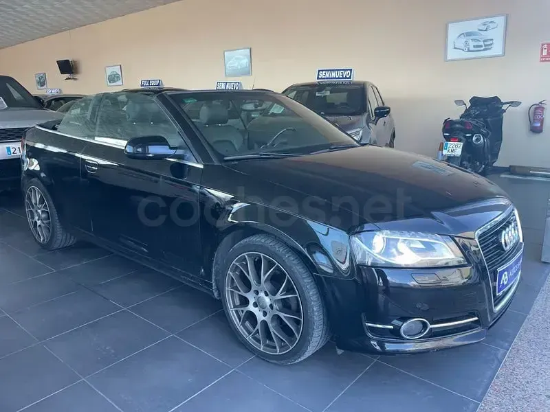 Usado Audi A3 Cabriolet Attraction 140 CV (102 kW) 2013 Negro Descapotable