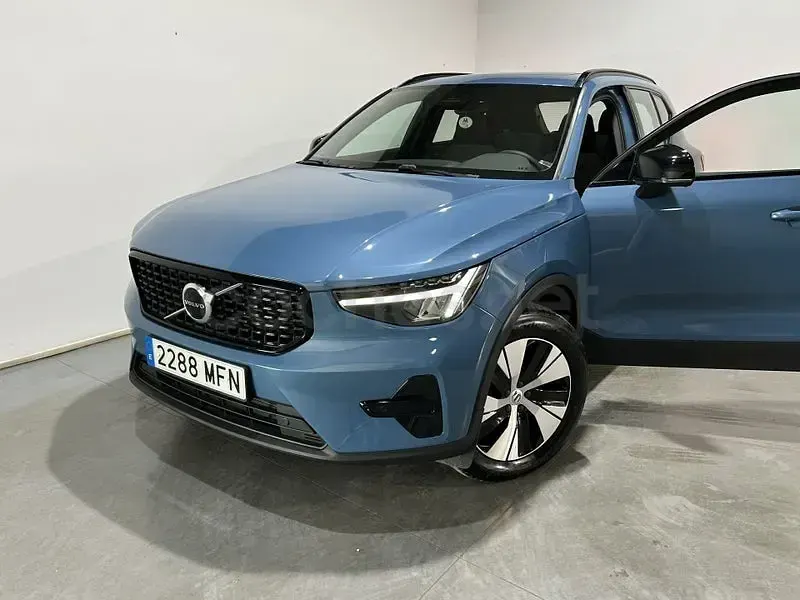 Usado Volvo XC40 Plus 163 CV (119 kW) 2023 Azul SUV