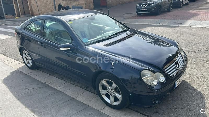 Azul Usado 2006 Mercedes C200 Berlina | 5000 € (Precio justo) - Imagen 1/4