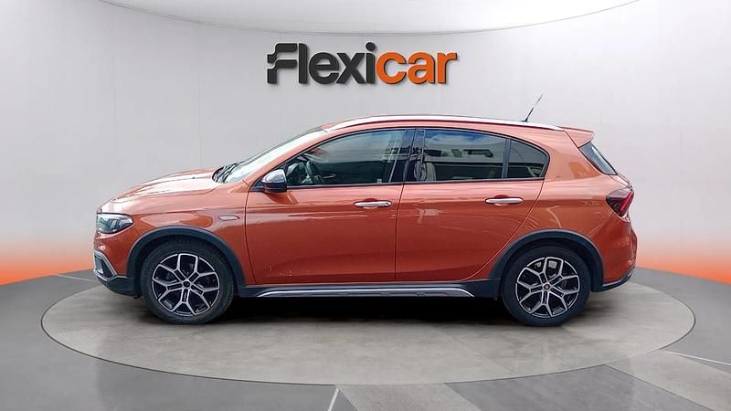 Usado Fiat Tipo Life 102 CV (75 kW) 2021 Naranja Familiar