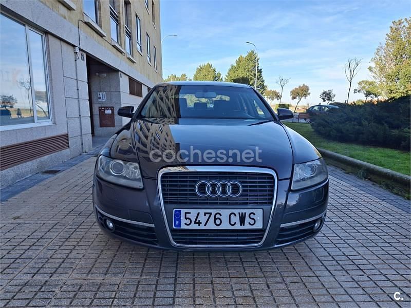 Usado Audi A6 225 CV (165 kW) 2004 Gris / plata Berlina