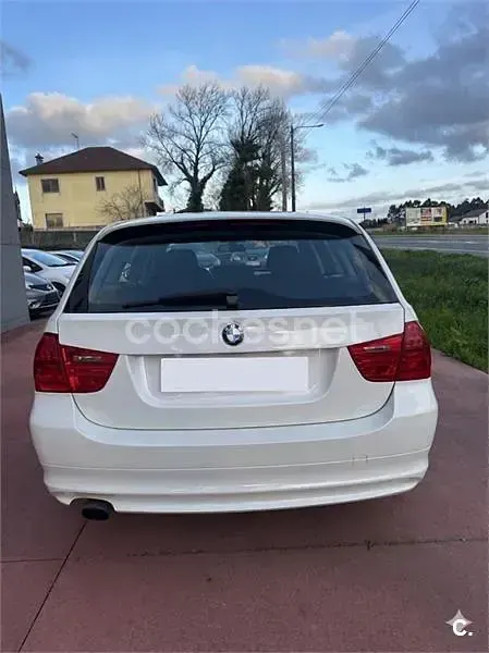 Usado BMW 318 143 CV (105 kW) 2010 Blanco Familiar