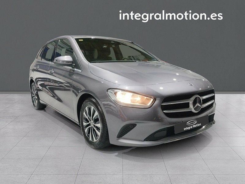 Usado Mercedes B180 116 CV (85 kW) 2019 Marrón Monovolumen