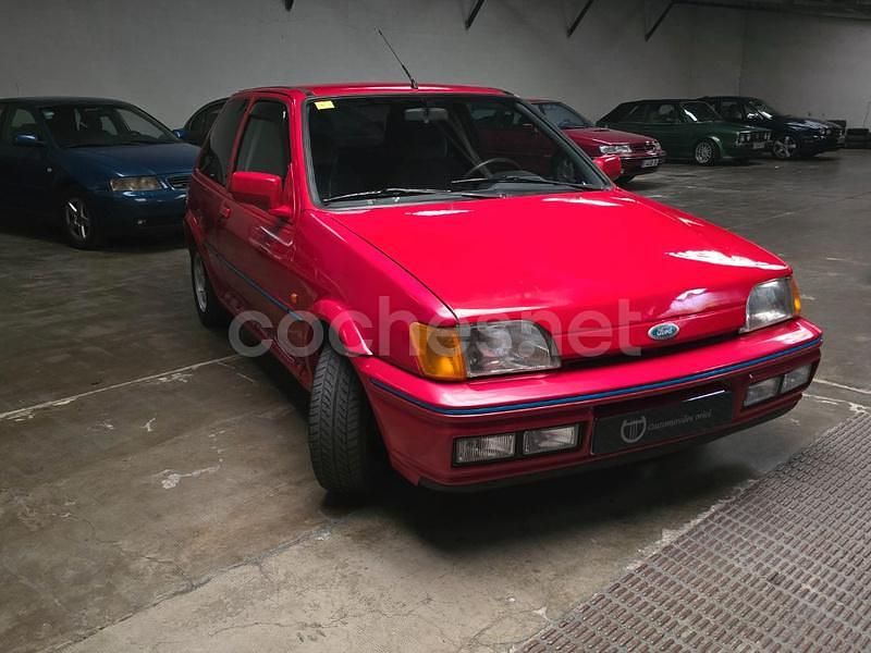 Usado Ford Fiesta 110 CV (80 kW) 1991 Rojo Berlina