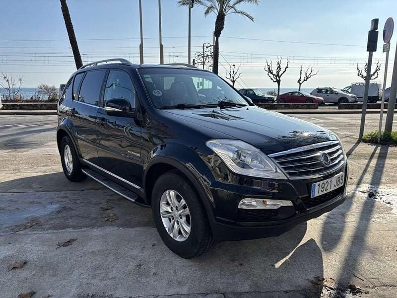 Usado Ssangyong (KGM) Rexton Limited 155 CV (114 kW) 2015 Negro SUV