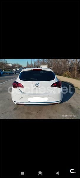 Usado Opel Astra Excellence 130 CV (95 kW) 2014 Blanco Berlina