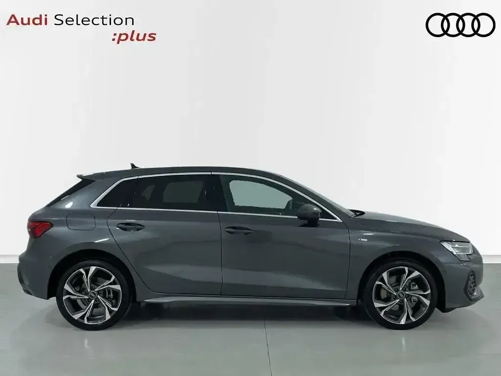 Usado Audi A3 e-tron S-Line 204 CV (150 kW) 2026 Gris Utilitario