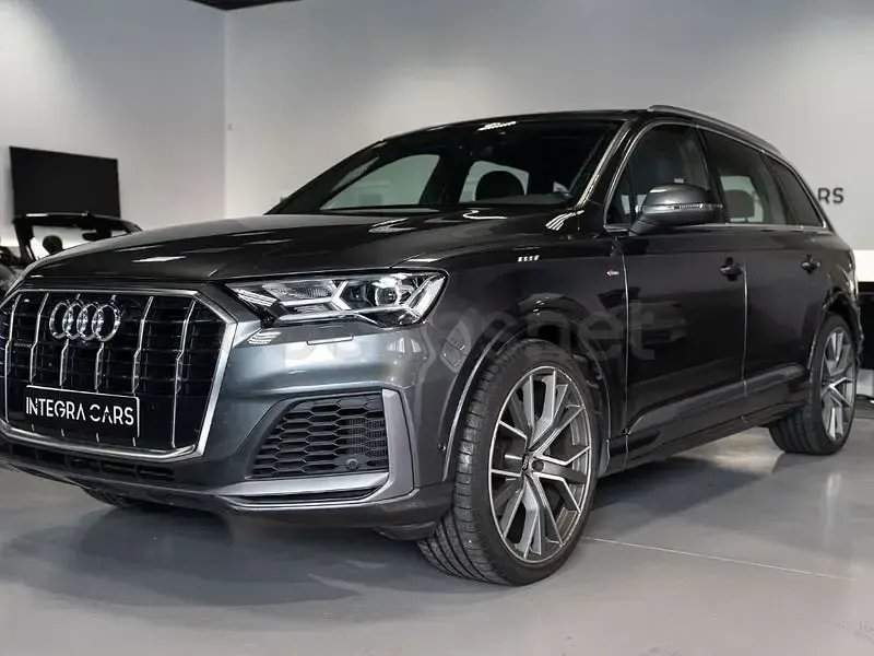 Usado Audi Q7 S-Line 286 CV (210 kW) 2020 Gris / plata SUV