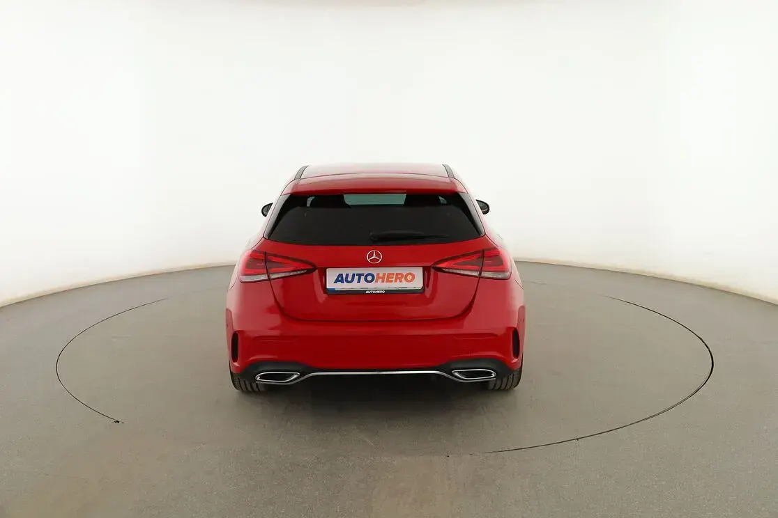 Usado Mercedes A200 AMG line 150 CV (110 kW) 2019 Rojo Berlina