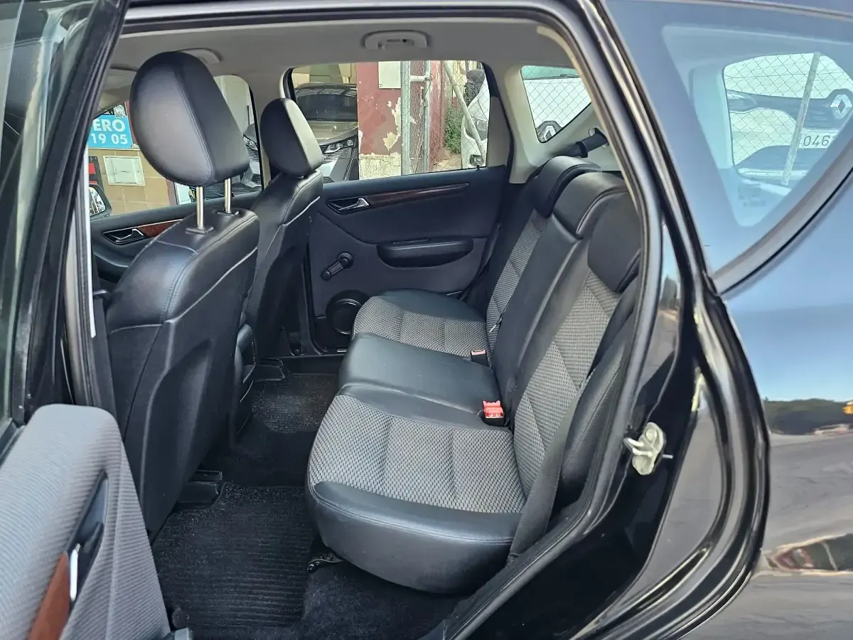 Käytetty Mercedes A150 95 HP (69 kW) 2009 Musta Viistoperä