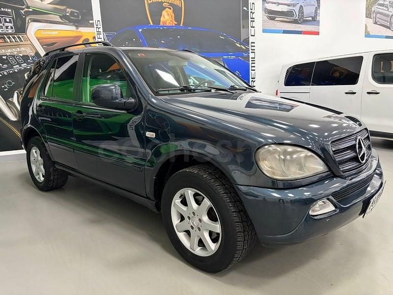 Usado Mercedes ML270 163 CV (119 kW) 2002 Gris / plata SUV