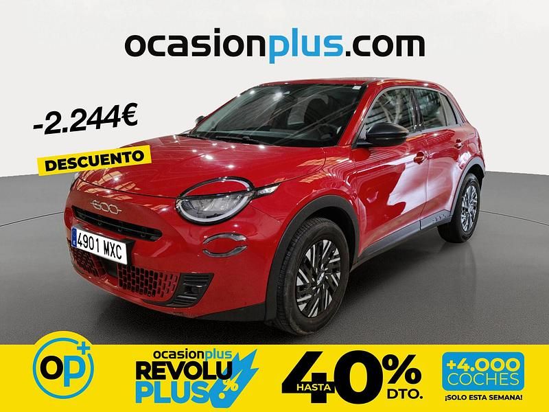 Usado Fiat 600 100 CV (73 kW) 2024 Rojo SUV