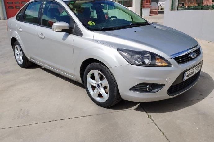 Plata Usado 2009 Ford Focus Titanium Utilitario | 4800 € (Precio justo) - Imagen 1/4