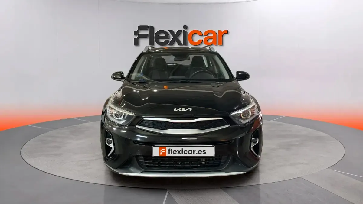 Usado Kia Stonic 101 CV (74 kW) 2021 Negro SUV