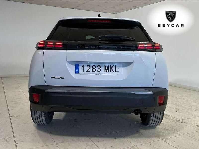 Usado Peugeot 2008 Allure 131 CV (96 kW) 2023 Blanco SUV