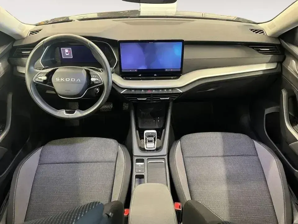 Usado Skoda Octavia Selection 150 CV (110 kW) 2025 Negro Utilitario