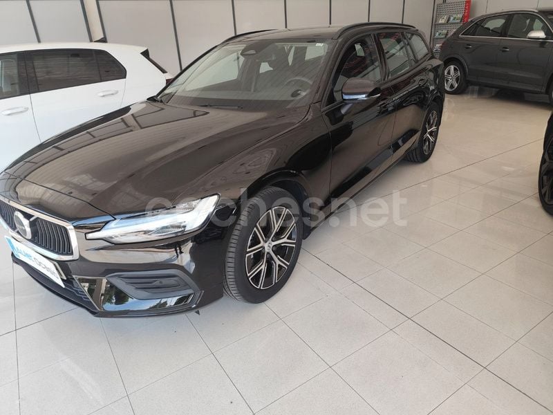 Negro Usado 2022 Volvo V60 Kinetic Familiar | 28.900 € (Buen precio) - Imagen 1/4