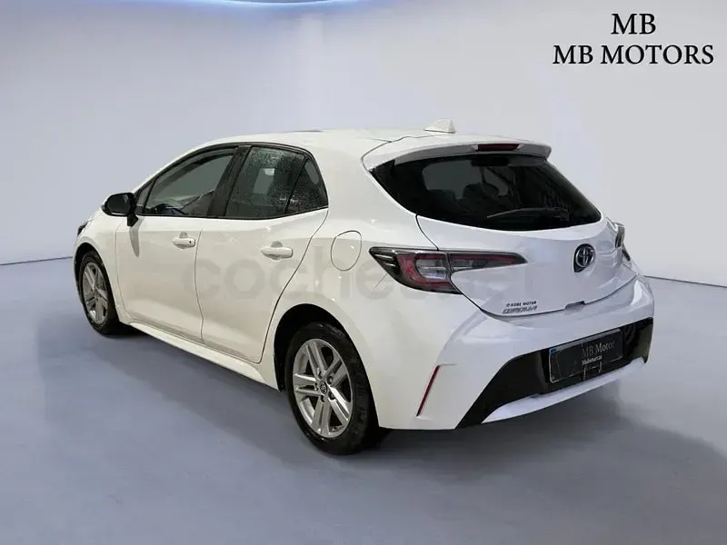 Usado Toyota Corolla Style 122 CV (89 kW) 2022 Blanco Berlina
