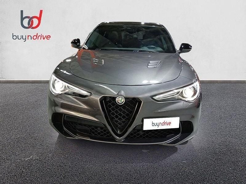 Usado Alfa Romeo Stelvio Quadrifoglio 510 CV (375 kW) 2022 Gris / plata SUV