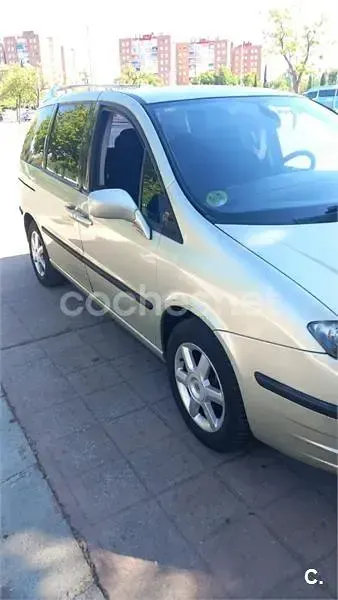 Usado Fiat Ulysse Emotion 128 CV (94 kW) 2006 Beige Monovolumen