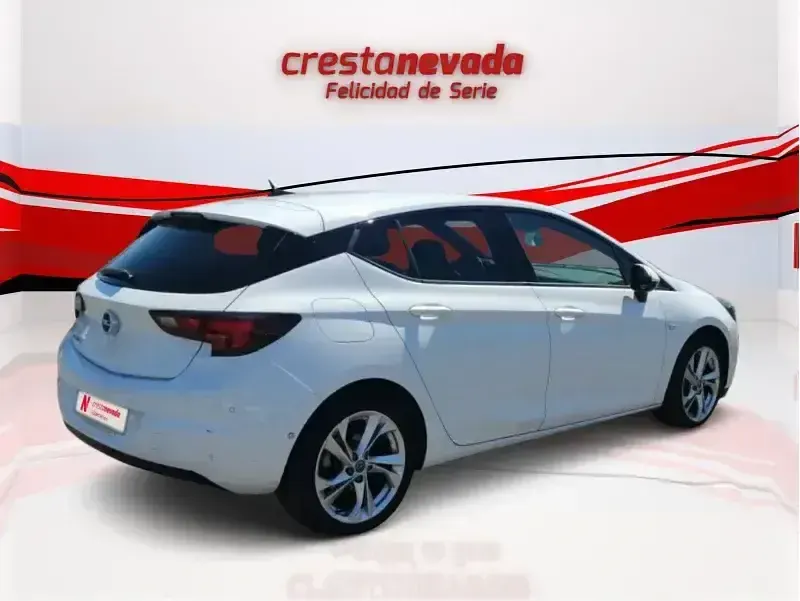 Używany Opel Astra GS Line 105 KM (77 kW) 2021 Biały Sedan/Limuzyna