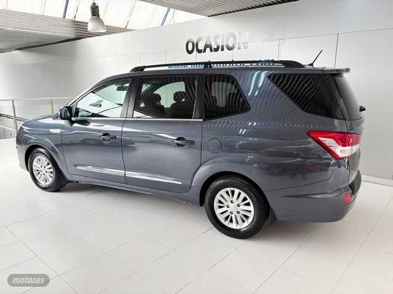 Usado SsangYong Rodius 155 CV (114 kW) 2016 Gris Monovolumen