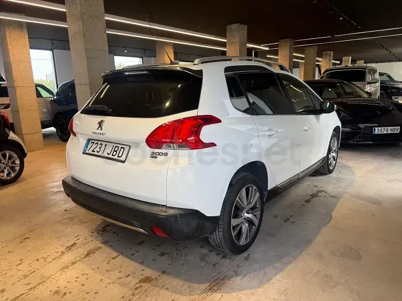 Usado Peugeot 2008 Active 92 CV (67 kW) 2014 Blanco SUV