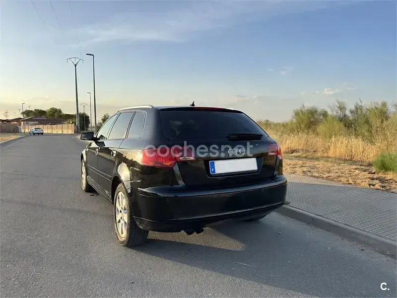 Usado Audi A3 Attraction 140 CV (102 kW) 2006 Negro Utilitario