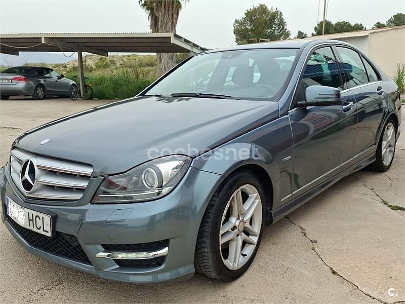 Usado Mercedes C250 Avantgarde 204 CV (150 kW) 2011 Gris / plata Berlina
