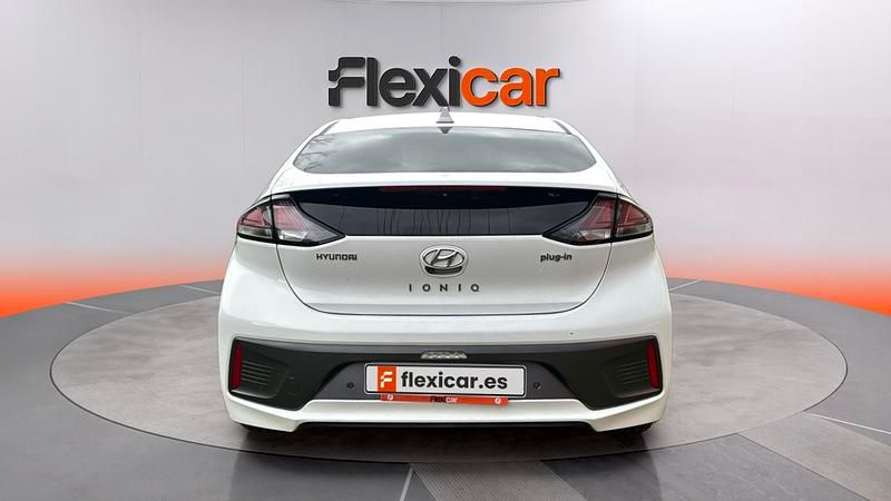 Usado Hyundai Ioniq 141 CV (103 kW) 2022 Blanco Utilitario