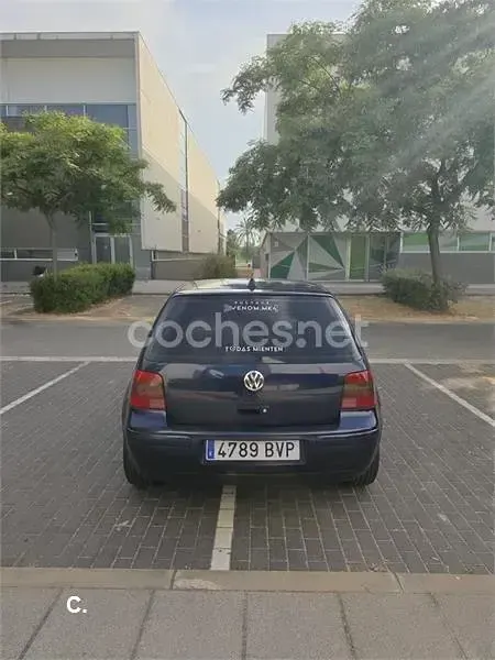 Usado VW Golf IV Highline 105 CV (77 kW) 2002 Azul Berlina
