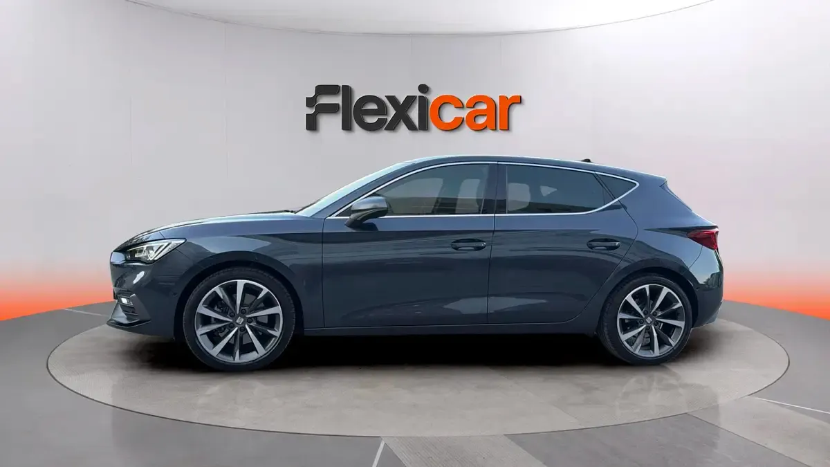 Usado Seat Leon FR 150 CV (110 kW) 2020 Gris Berlina