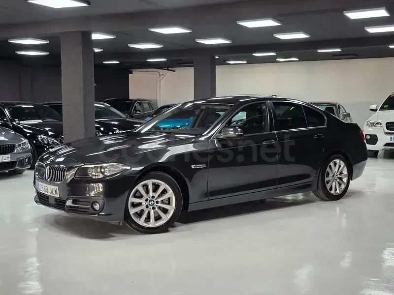 Usado BMW 525 Comfort Edition 218 CV (160 kW) 2015 Gris / plata Berlina