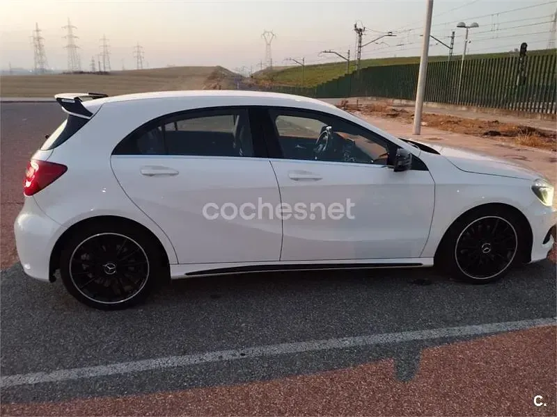 Usado Mercedes A250 AMG line 211 CV (155 kW) 2015 Blanco Berlina
