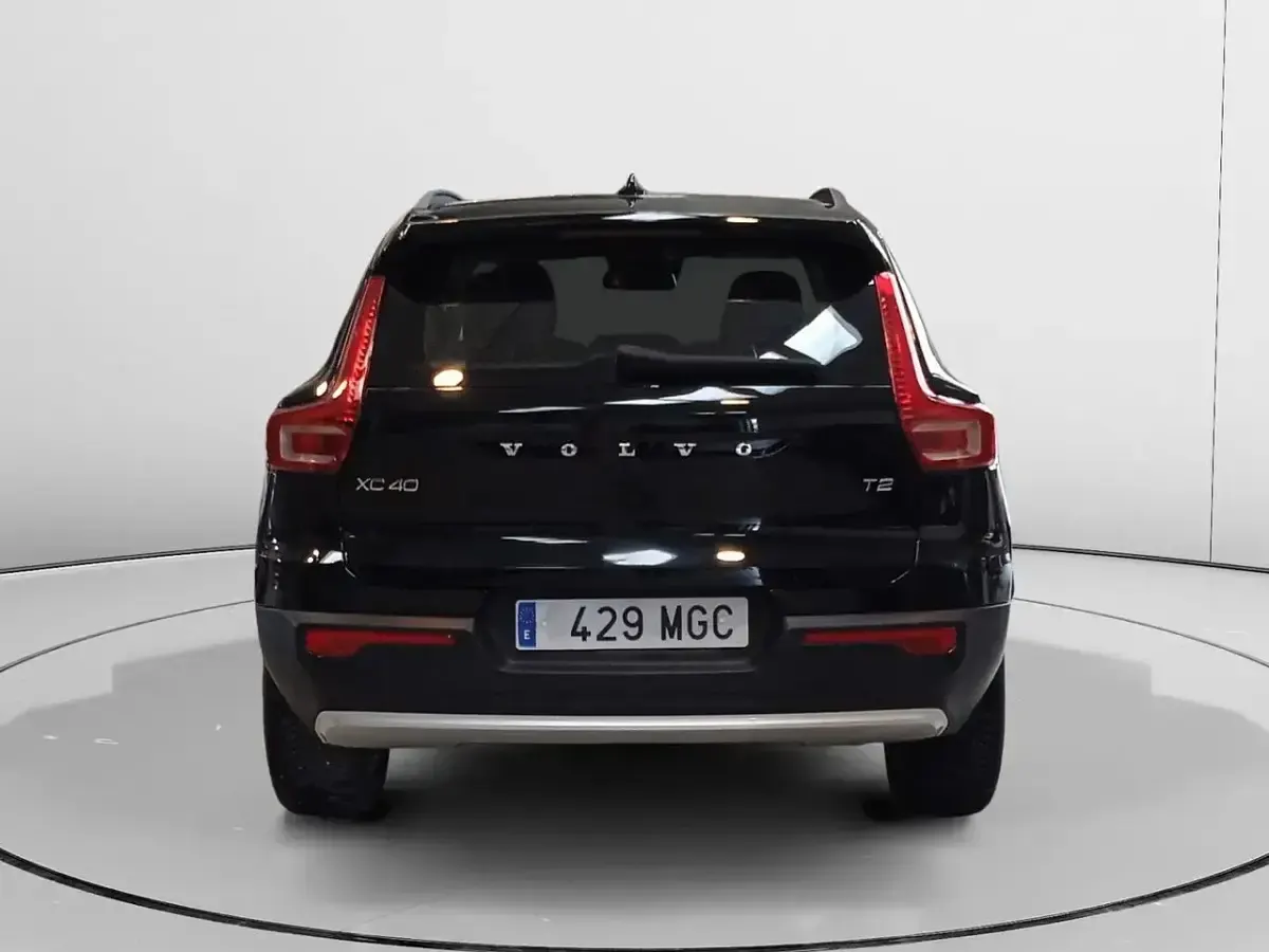 Usado Volvo XC40 129 CV (94 kW) 2022 Negro SUV