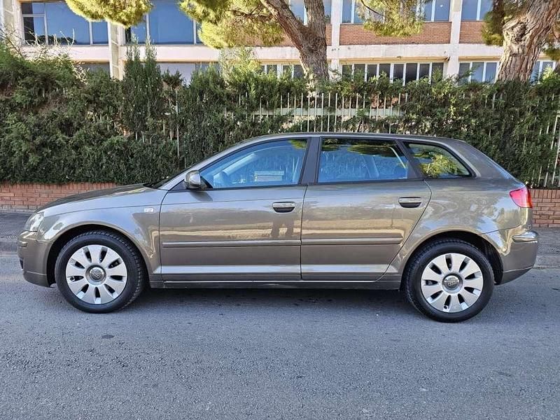 Marrón Usado 2007 Audi A3 Sportback Ambition Utilitario | 4990 € - Imagen 1/4