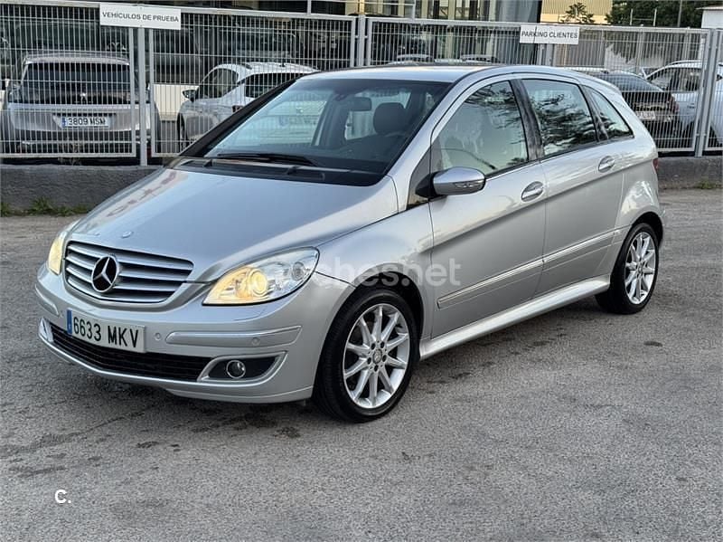 Usado Mercedes B180 109 CV (80 kW) 2007 Gris / plata Monovolumen