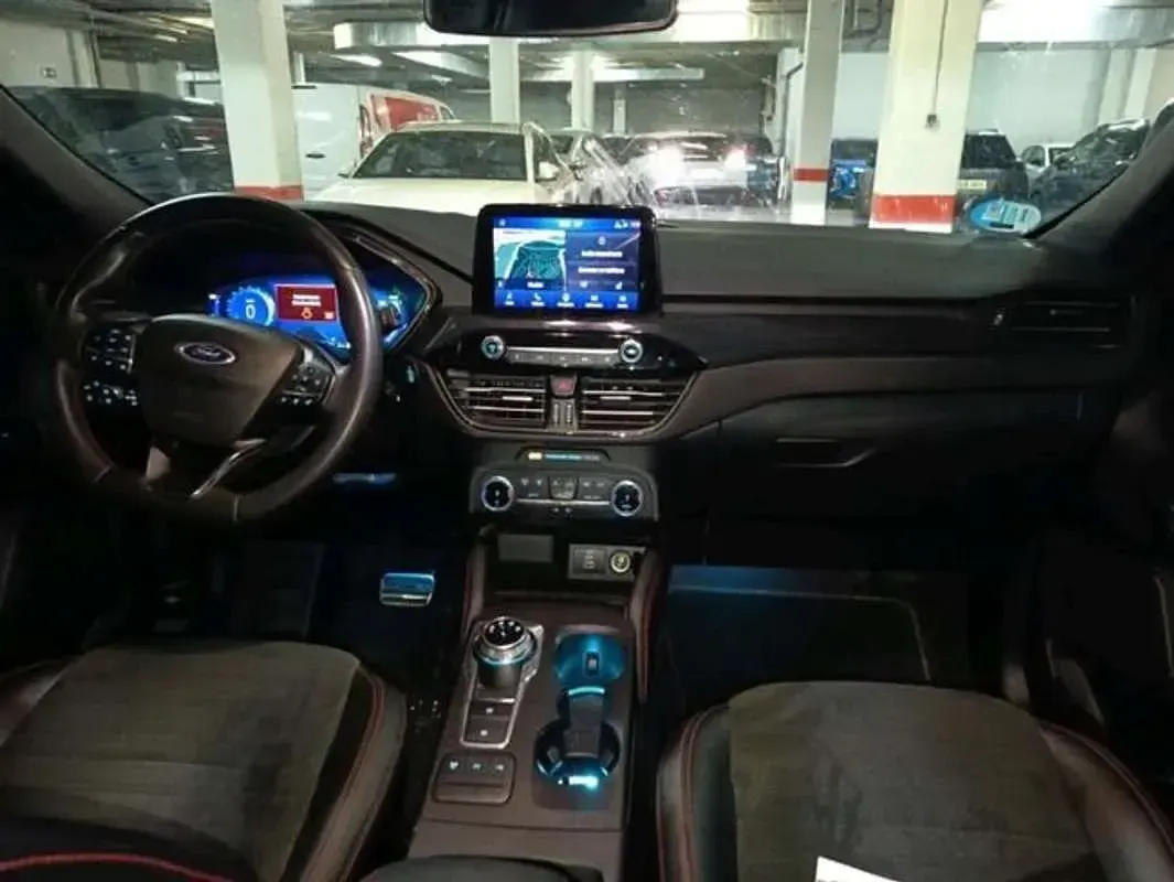 Usado Ford Kuga ST-Line 226 CV (166 kW) 2023 Negro SUV